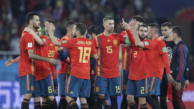 L'Espagne célèbre sa qualification pour les 8es de finale. [David Josek]