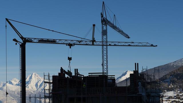 Un chantier à Nendaz, en Valais. [Keystone - Jean-Christophe Bott]