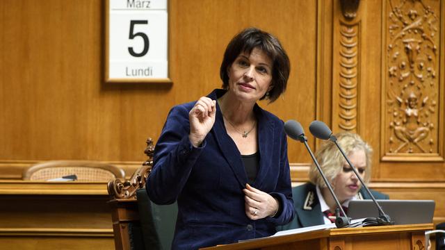 Doris Leuthard lundi devant le National. [Keystone - Anthony Anex]