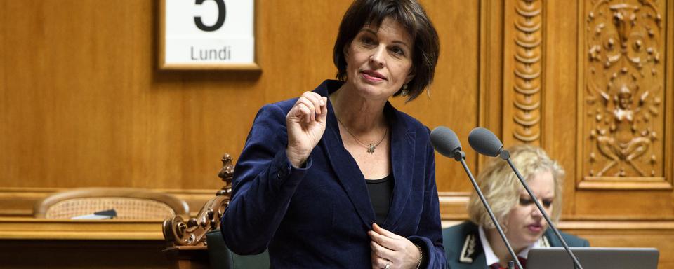 Doris Leuthard lundi devant le National. [Keystone - Anthony Anex]