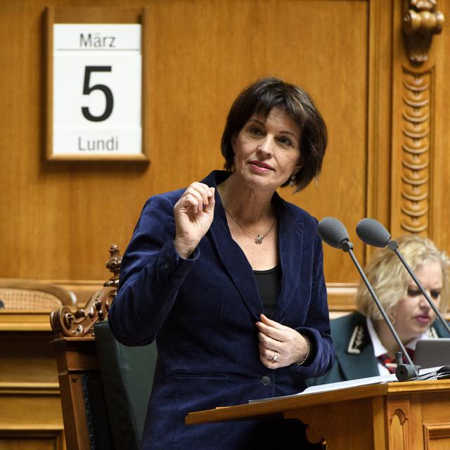 Doris Leuthard lundi devant le National. [Keystone - Anthony Anex]