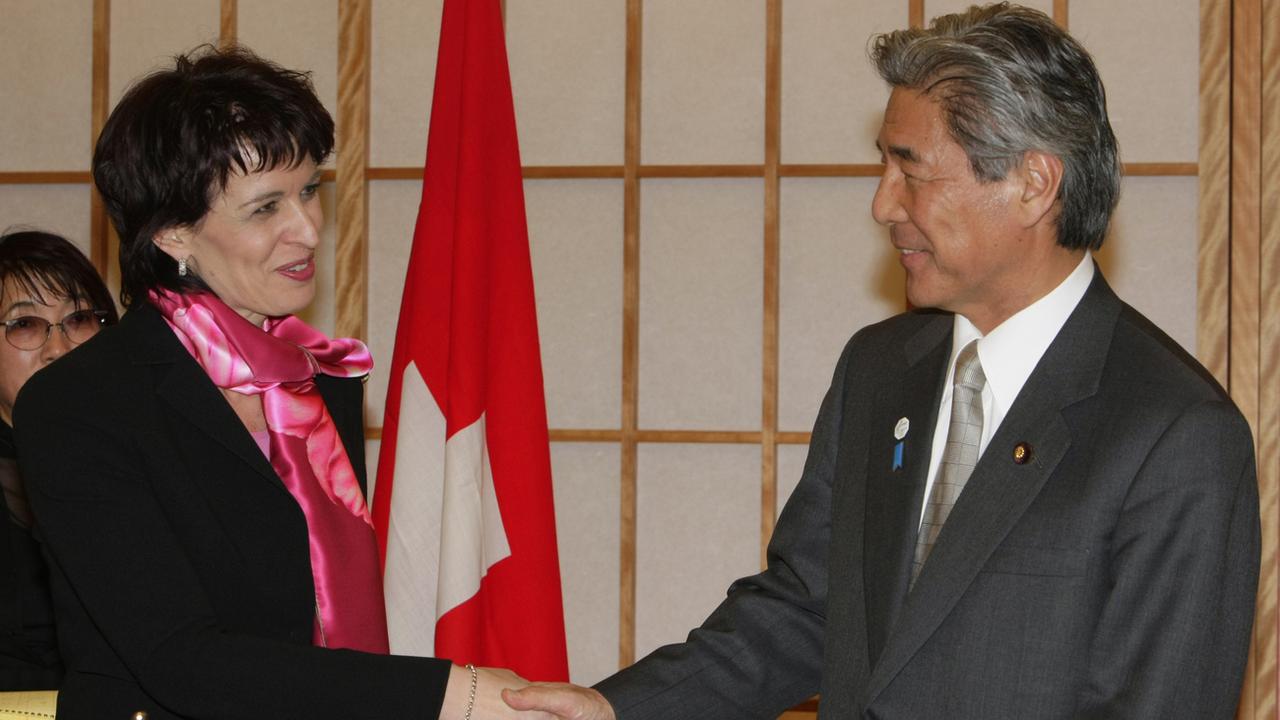 La Suisse et le Japon avaient signé un accord de libre-échange à Tokyo en février 2009. [AP/Keystone - Shizuo Kambayashi]