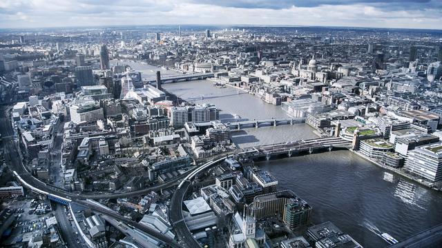 Vue aérienne de la ville de Londres et sur la Tamise. [AFP - Seb Oliver]