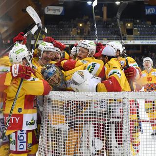 Le HC Bienne affronte Lugano pour les demi-finales des playoffs de hockey. [Keystone - Gian Ehrenzeller]