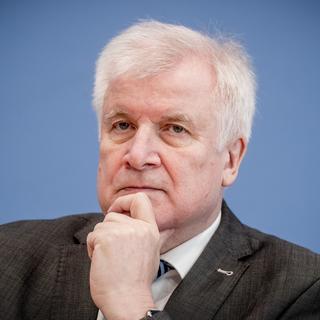 Le président de la CSU Horst Seehofer est remis en question dans son propre parti. [KEYSTONE/DPA - Michael Kappeler]