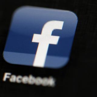 L'Allemagne veut limiter l'exploitation des données personnelles par Facebook. [Keystone - Matt Rourke - AP Photo]
