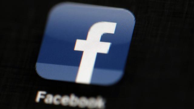 L'Allemagne veut limiter l'exploitation des données personnelles par Facebook. [Keystone - Matt Rourke - AP Photo]