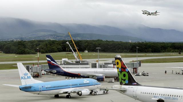 Les Verts genevois veulent notamment lutter contre les nuisances sonores subies par les riverains de l'aéroport de Cointrin. [KEYSTONE - Salvatore Di Nolfi]