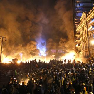 Le centre de Kiev en feu, 25.01.2014. [AP/Keystone - Sergei Grits]