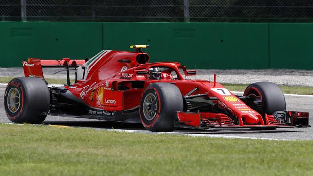 Raikkonen a surpris Hamilton et Vettel en toute fin de course. [Antonio Calanni]