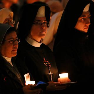 Des soeurs catholiques lors d'une messe au Vatican. [Reuters - Max Rossi]