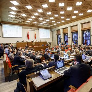 La salle du Grand Conseil genevois, lors d'une session plénière en décembre 2015. [Keystone - Salvatore Di Nolfi]