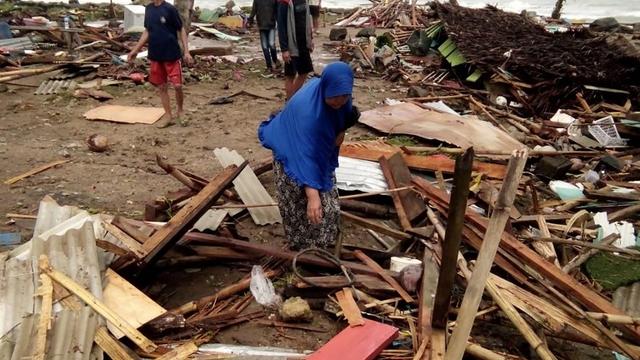 Un tsunami a frappé l'Indonésie samedi soir, faisant 62 morts et des centaines de blessés. [AFP - Semi]