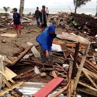 Un tsunami a frappé l'Indonésie samedi soir, faisant 62 morts et des centaines de blessés. [AFP - Semi]