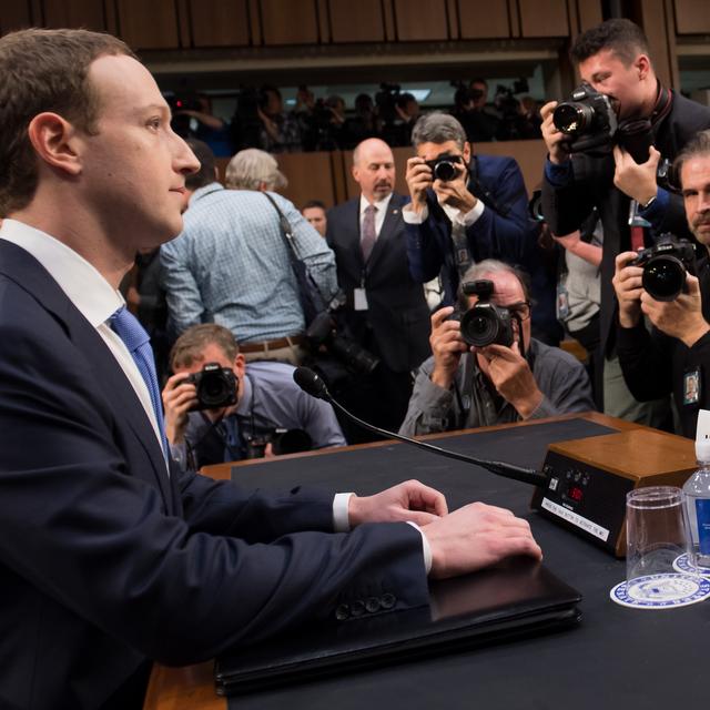 Le créateur et PDG de Facebook Mark Zuckerberg auditionné mardi 10 avril par un comité du Congrès américain. [AFP - Saul Loeb]