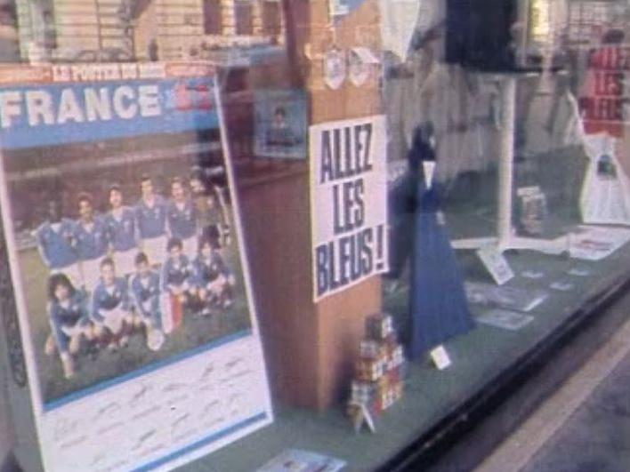 Allez les Bleus, tous derrière la France en 1982. [RTS]