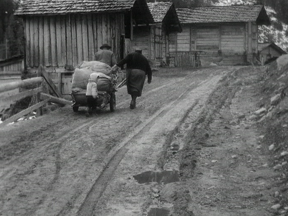 Les gens du village en 1964. [RTS]