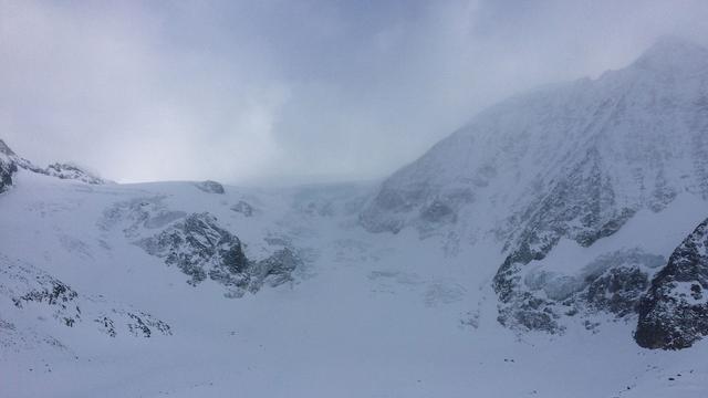 Vue sur le lieu-dit la Serpentine lors de la montée sur le Pigne d'Arolla. [DR - Philippe Etter]