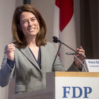 La présidente du PLR Petra Gössi lors de l'assemblée des délégués du parti, samedi 24 mars à Zoug. [Keystone - Urs Flüeler]