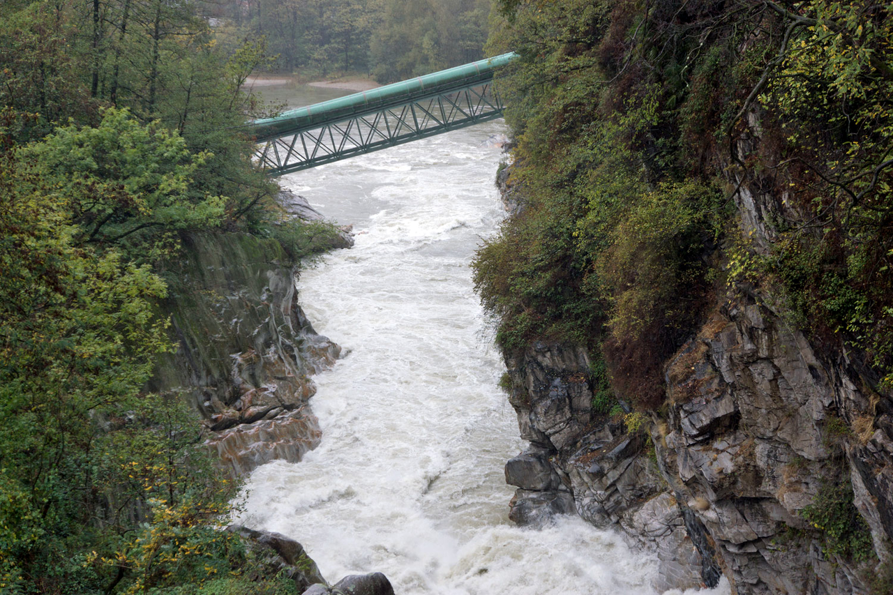 La rivière Maggia, au Tessin, photographiée lundi matin 29.10.2018. [RTS - Nicole Della Pietra]