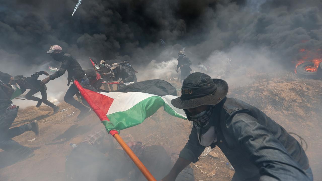 Manifestation sanglante à la frontière de Gaza, lundi 14 mai, jour de l'inauguration de l'ambassade américaine à Jérusalem. [reuters - Ibraheem Abu Mustafa]