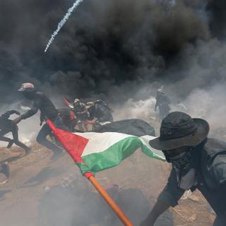 Manifestation sanglante à la frontière de Gaza, lundi 14 mai, jour de l'inauguration de l'ambassade américaine à Jérusalem. [reuters - Ibraheem Abu Mustafa]