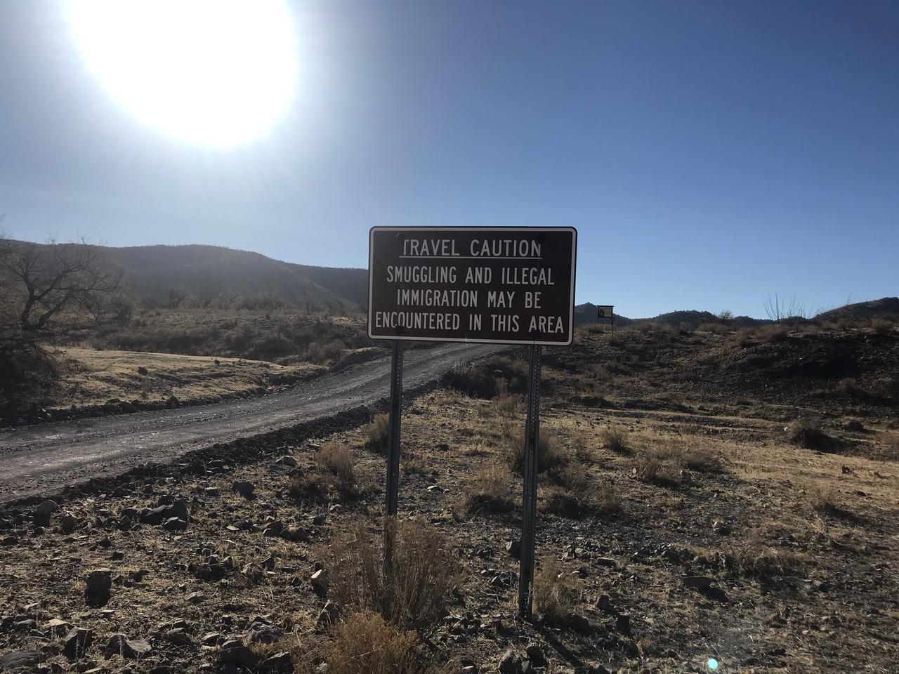 Au Sud de l’Arizona, ce sont surtout les trafiquants de drogue qui passent  illégalement la frontière. [RTS - Raphaël Grand]