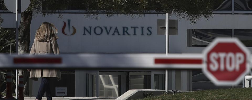 Le MPC renonce à poursuivre Novartis dans l'affaire autour de l'avocat de Donald Trump, Michael Cohen. [AP/Keystone - Petros Giannakouris]