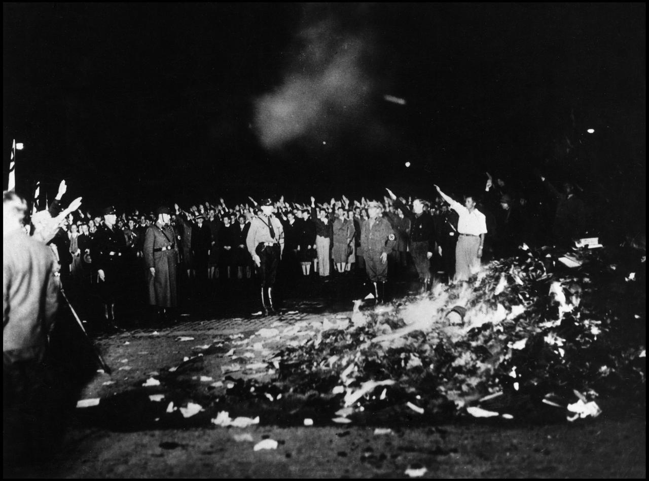 Le fameux autodafé du 10 mai 1933, à Berlin. [Portfolio/Leemage/AFP - MP/Portfolio/]