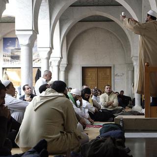 La place de l'islam dans l'espace public, le rôle des imams et leur formation font débat en Suisse comme en Europe. [Keystone - Martial Trezzini]