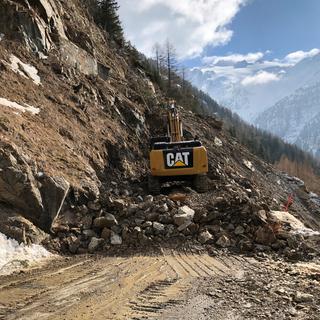 Le chantier de remise en état de la route du col de la Forclaz a commencé. [RTS - Yves Terrani]