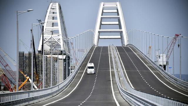 Le pont aura une hauteur de 35 mètres au niveau de son arche centrale. [Keystone - Alexander Nemenov]