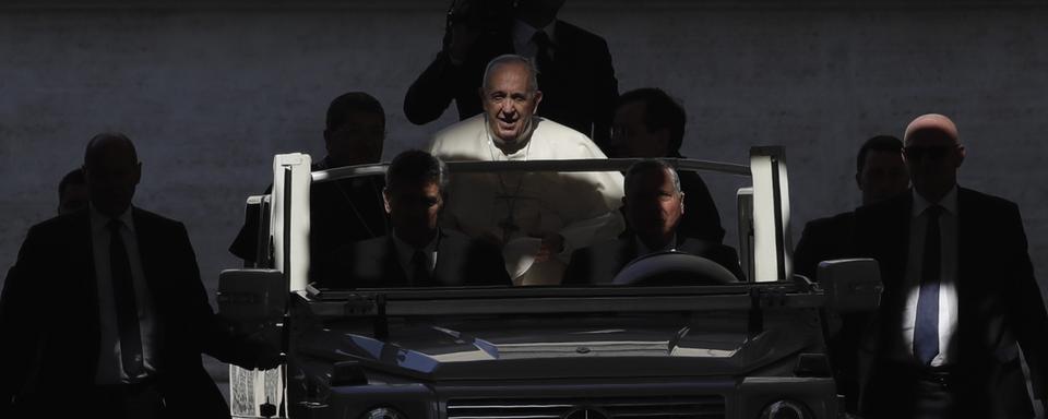 Le pape François, photographié le 20 juin 2018 sur la place St-Pierre au Vatican. [AP/Keystone - Alessandra Tarantino]