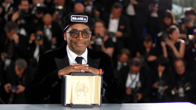 Spike Lee avec son Grand Prix du Jury au dernier festival de Cannes. [AFP - Anne-Christine POUJOULAT]