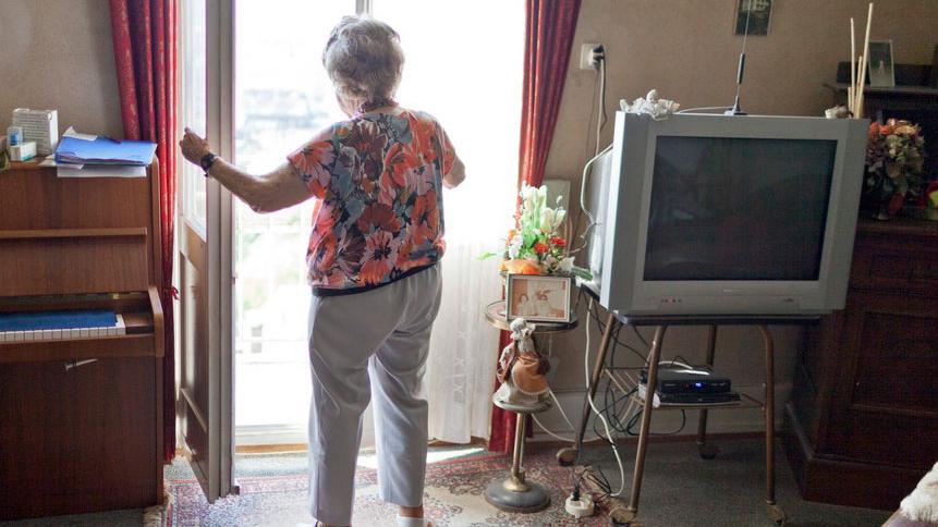 Les personnes âgées voient leur bail résilié pour permettre aux propriétaires de relouer leur logement plus cher. [Keystone - Gaëtan Bally]