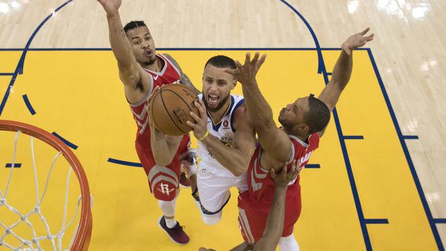 Stephen Curry s'est réveillé avec la manière dimanche. [Keystone - Kyle Terada]