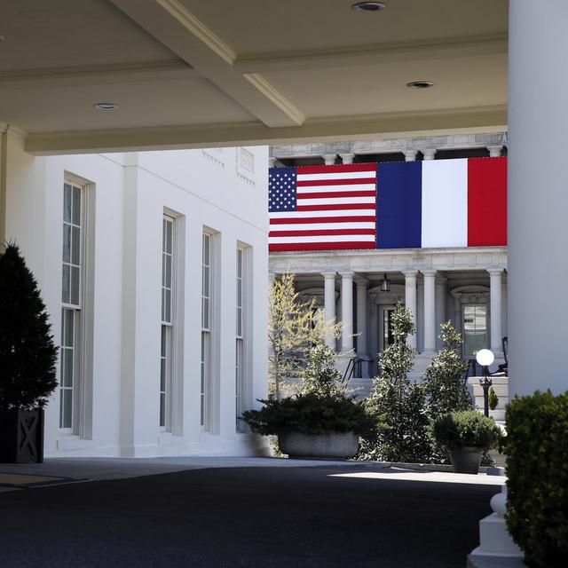 Emmanuel Macron est en visite à la maison blanche pour tenter de sauver l'accord sur le nucléaire iranien. [Keystone - Alex Brandon]
