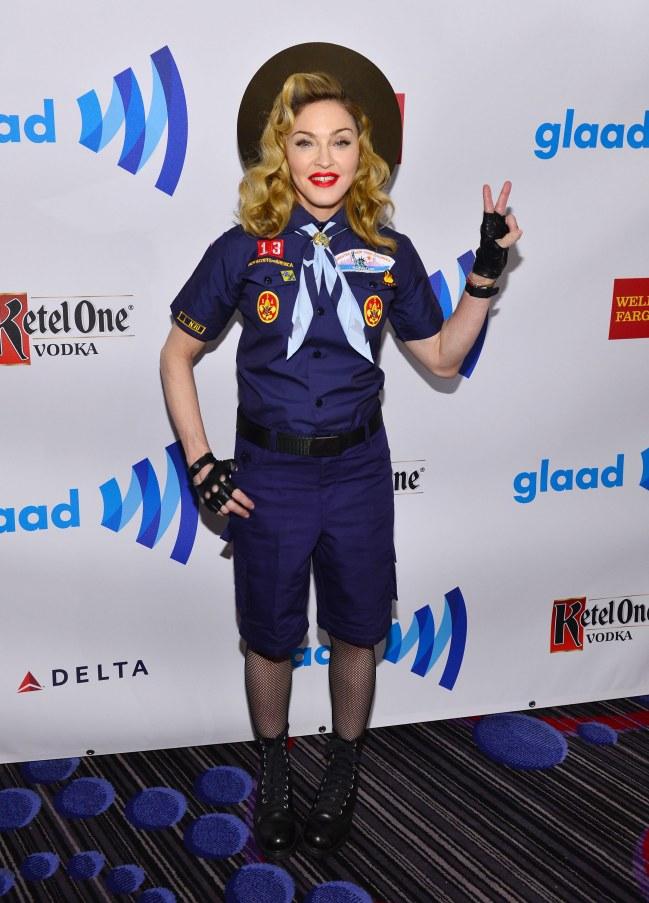 Madonna déguisée en petit scout pour s'élever contre l'homophobie de l'organisation [GETTY IMAGES NORTH AMERICA / AFP - Larry Busacca]