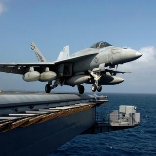 Les grandes puissances se livrent une course à l'armement naval. [AP Photo/U.S. Navy/Keystone]