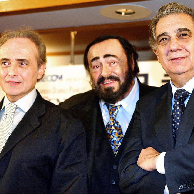 José Carreras, Luciano Pavarotti et Placido Domingo à Tokyo le 25 juin 2002. [AFP - Yoshikazu Tsuno]