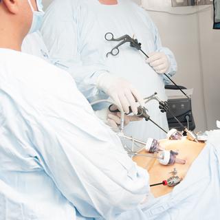 La chirurgie bariatrique opère par laparoscopie.
Herjua
Fotolia [Herjua]