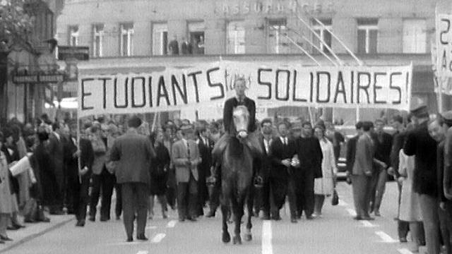 Avant Mai 68, plusieurs manifestations, notamment d'étudiants, montraient les prémices du changement y compris en Suisse. [RTS/ARCHIVES]