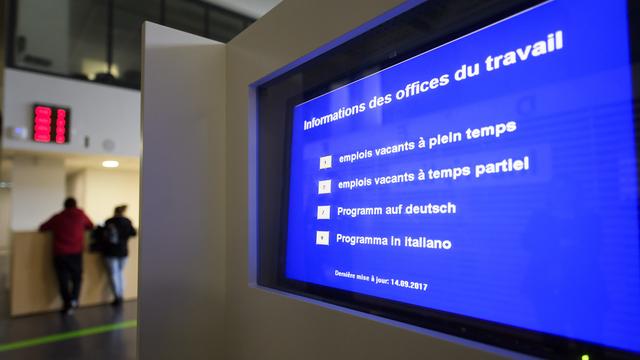 Le nombre de places vacantes a plus que doublé en Suisse au mois de juillet. [Keystone - Martial Trezzini]