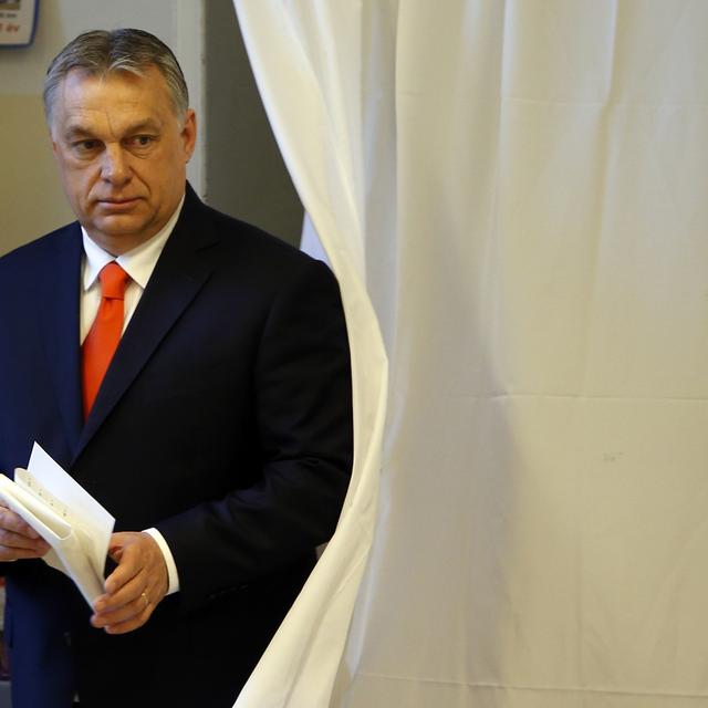 Le Premier ministre hongrois Viktor Orban est allé voter à l'occasion des législatives, le 8 avril 2018. [Keystone - Darko Vojinovic]