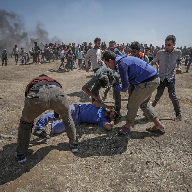 Des manifestants palestiniens lundi. [EPA/Keystone - Mohammed Saber]
