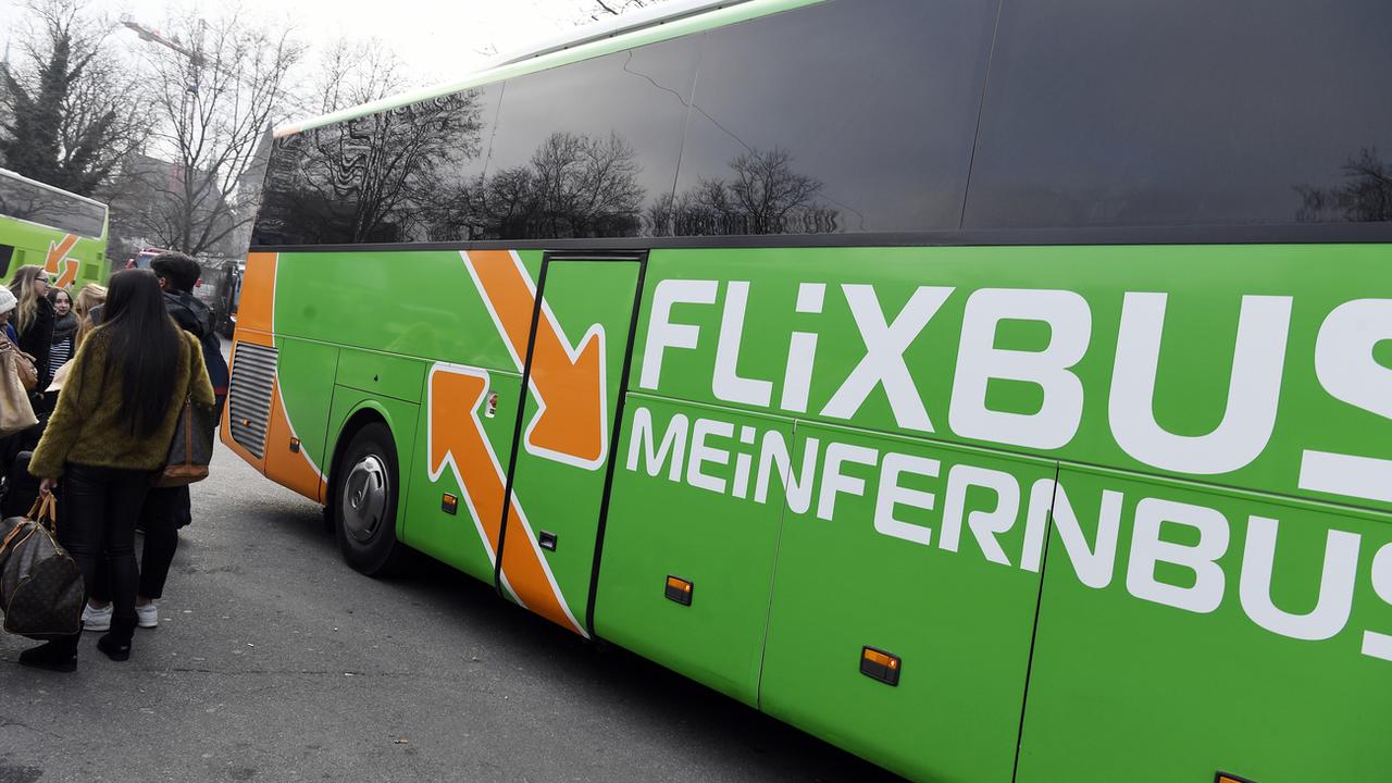 Flixbus met un pied de plus en Suisse. [Keystone - Walter Bieri]