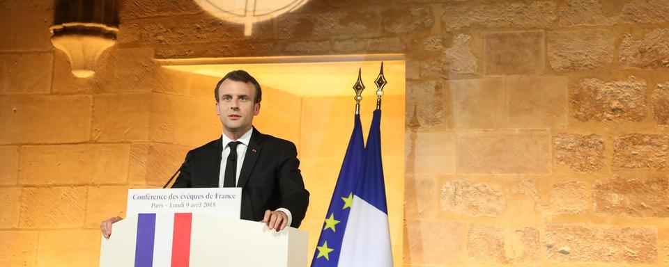 Emmanuel Macron à la Conférence des évêques de France. [EPA/Keystone - Ludovic Marin]