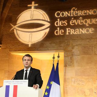 Emmanuel Macron à la Conférence des évêques de France. [EPA/Keystone - Ludovic Marin]
