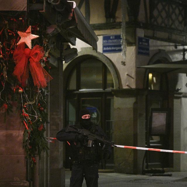 La ville de Strasbourg sous haute sécurité, alors que l'auteur présumé de la fusillade près du marché de Noël court toujours. [AFP - Sébastien Bozon]