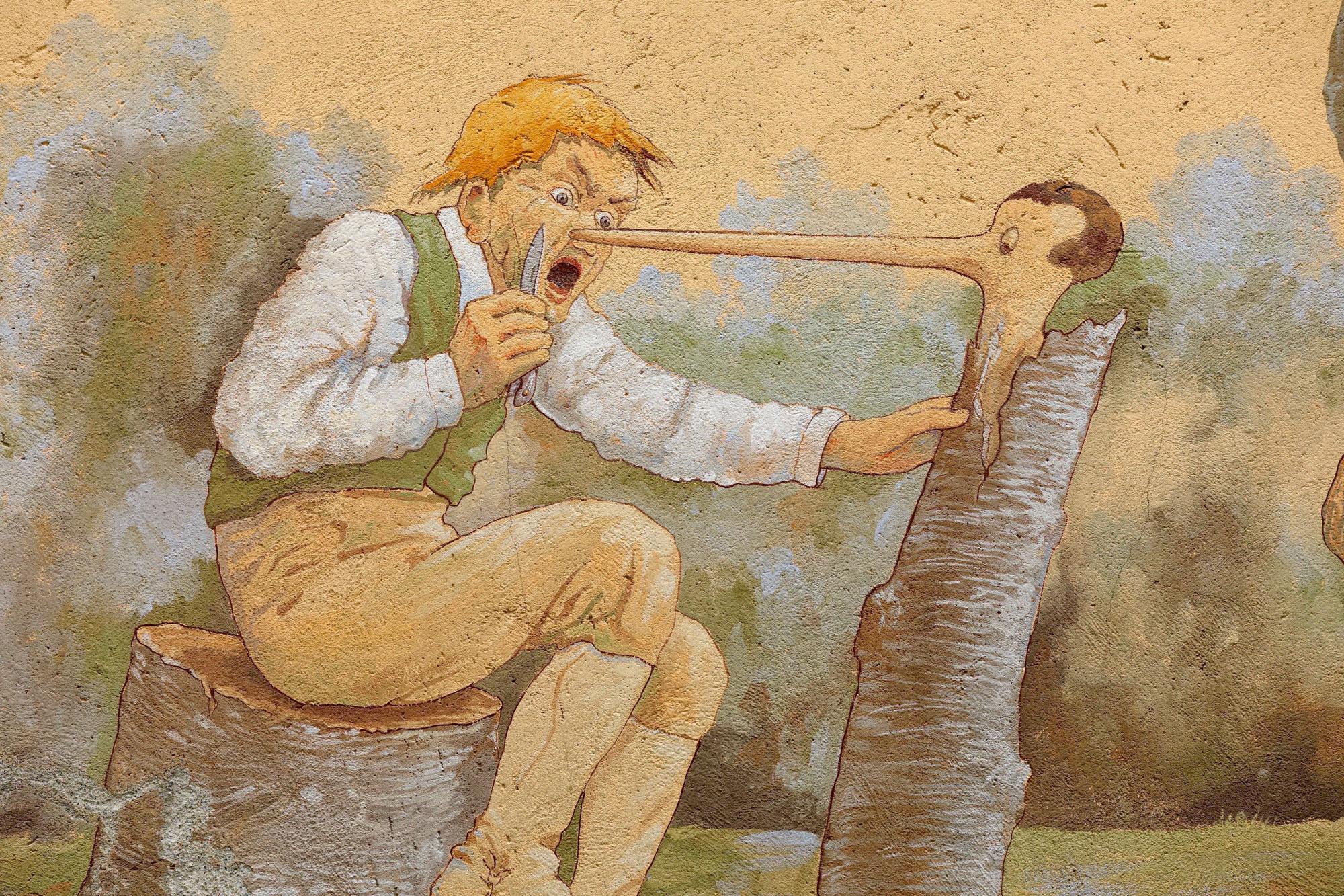 Pinocchio créé à partir d'un tronc par le menuisier Gepetto. [Hemis/AFP - MOIRENC Camille]
